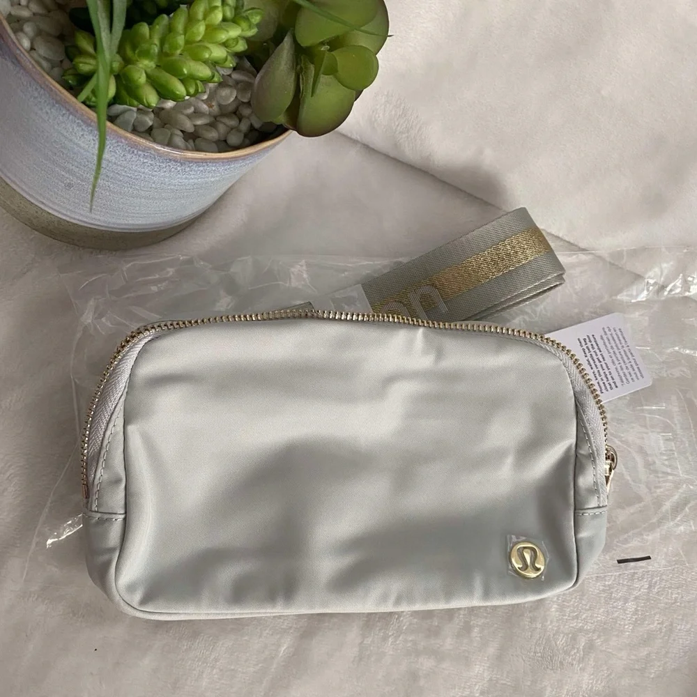 ❤️Final SALE❤️✨🆕✨Brand New Lululemon Everywhere Belt Bag 1L Wordmark_3